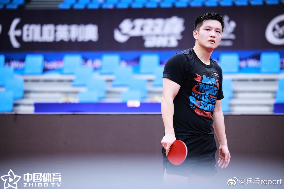 马龙樊振东备战男乒世界杯