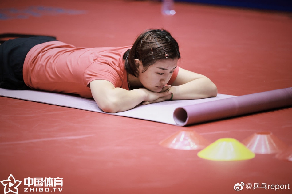 陈梦孙颖莎等国乒女将备战总决赛