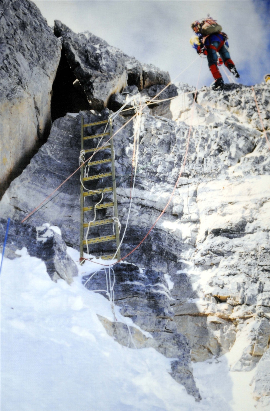 纪念人类首次从北坡登顶珠峰60周年