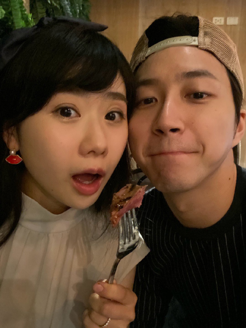 福原爱晒一家四口合影