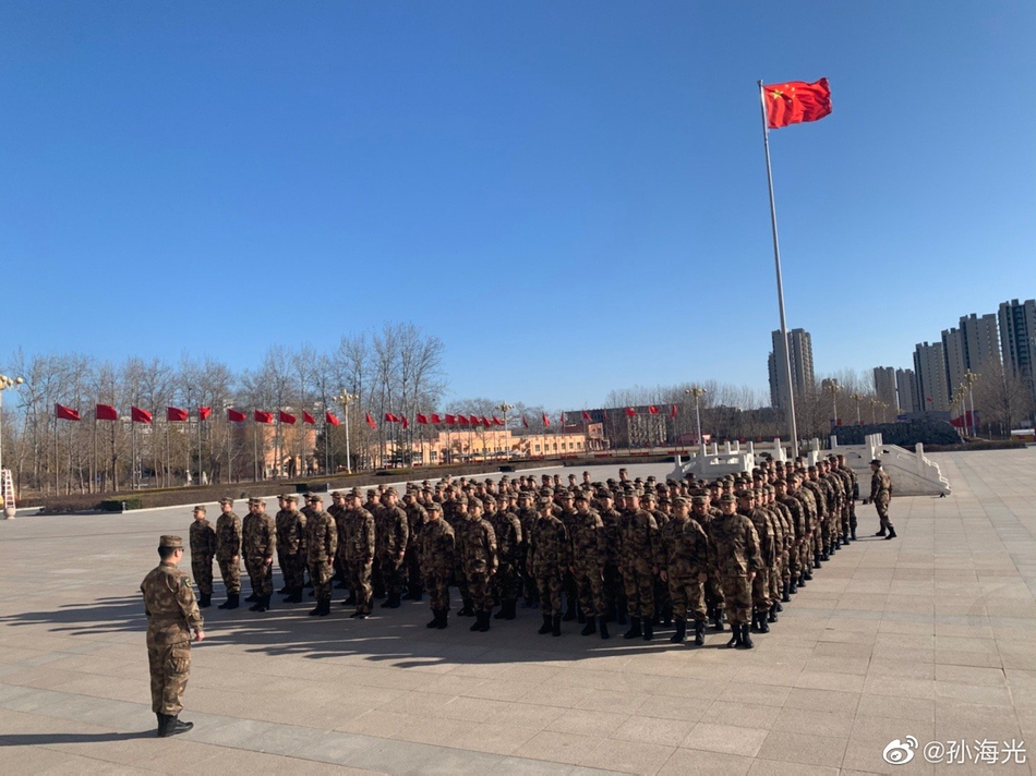 国乒军训开启 马龙方博同宿舍