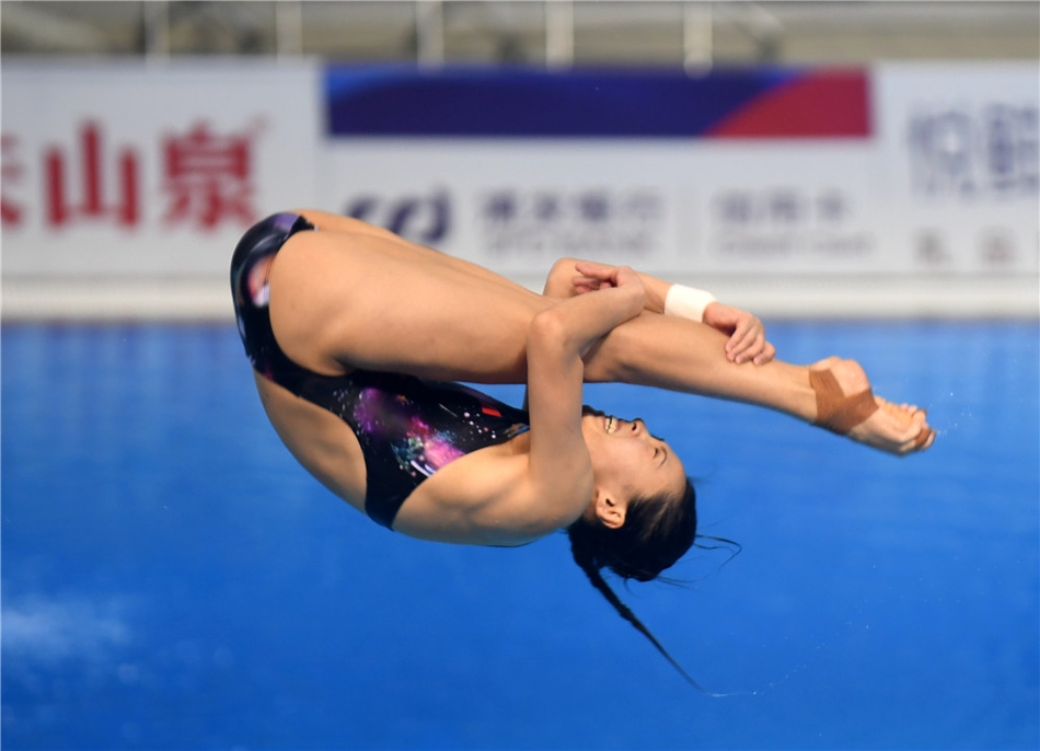 跳水冠军赛王涵三米板夺冠