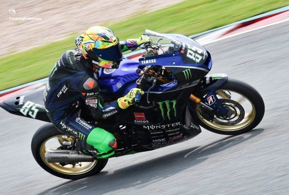 王一博参加珠海zic摩托车赛