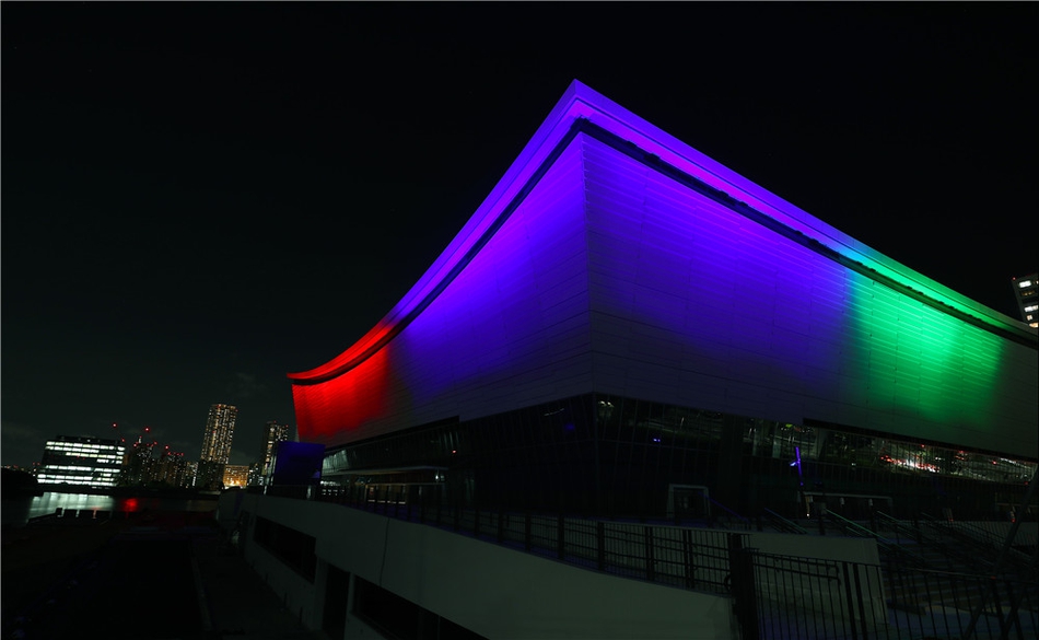 东京标志建筑亮灯纪念残奥会倒计时一周年