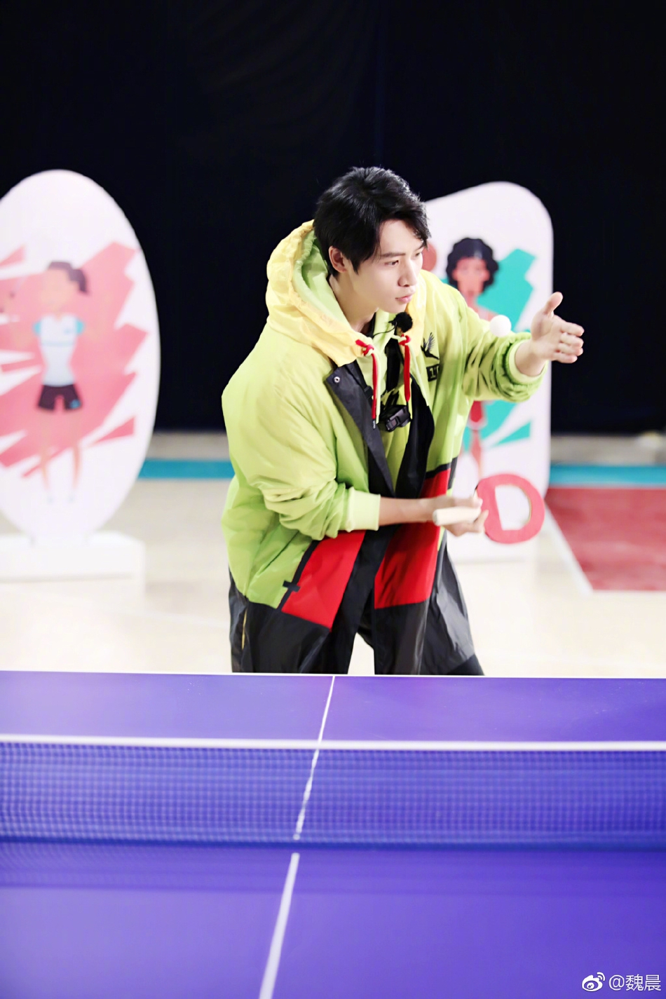 魏晨挑战乒乓球挖掘新打法