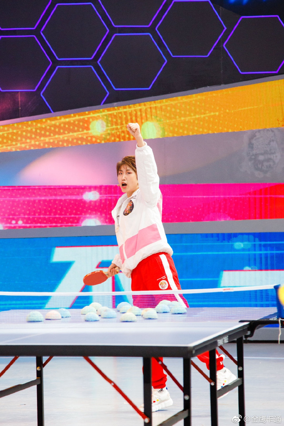 郭跃与小朋友玩转另类乒乓球