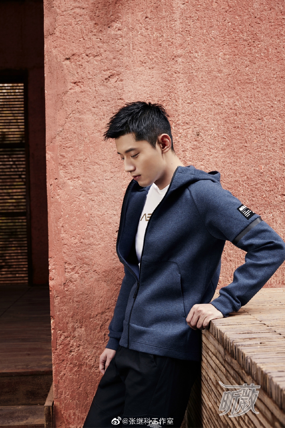 张继科登时尚杂志封面 摄影师为潘石屹