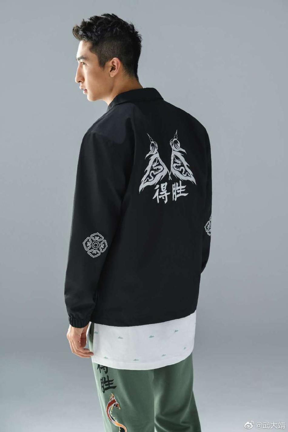 武大靖晒时尚写真帅气十足