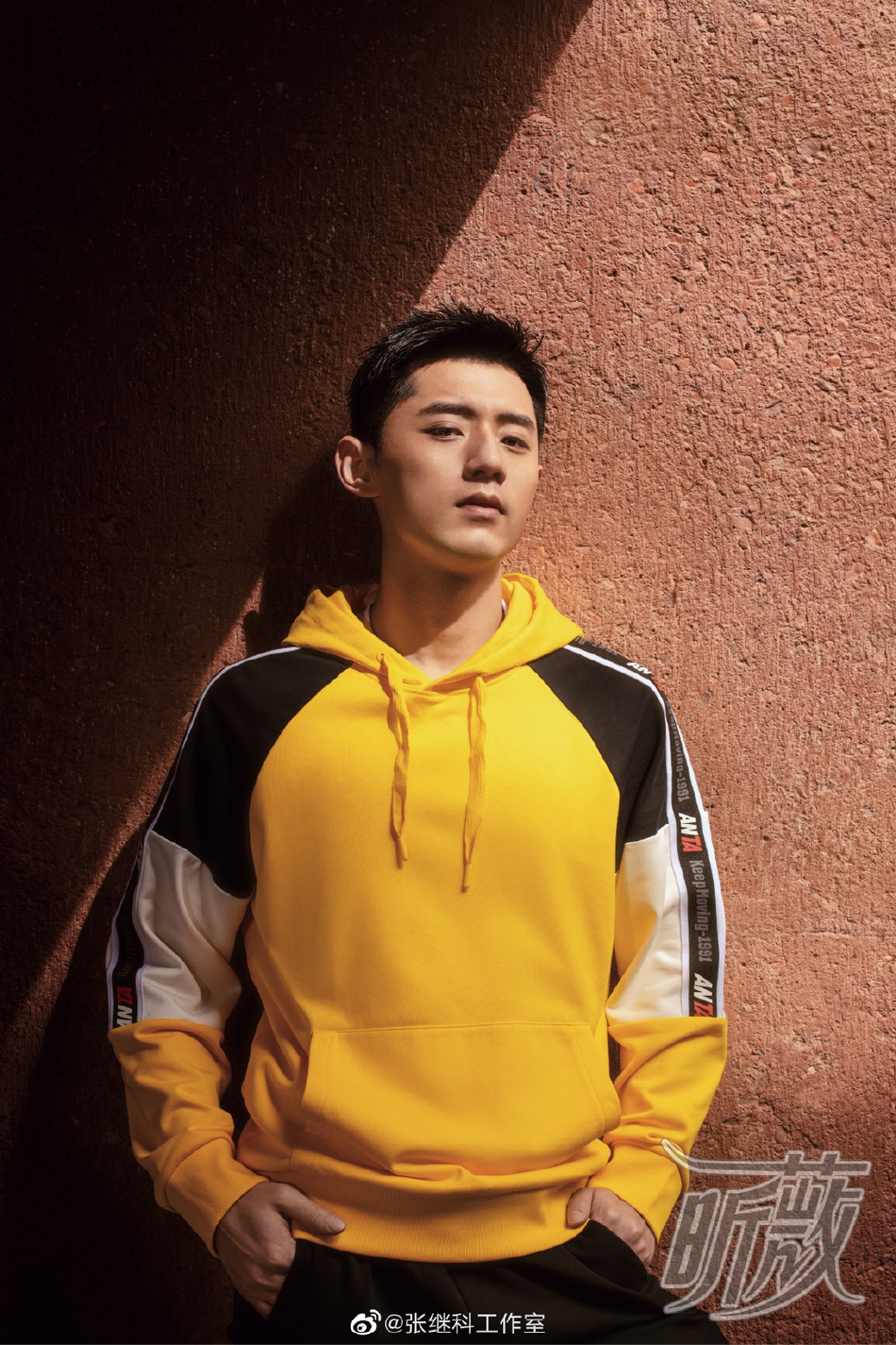 张继科登时尚杂志封面 摄影师为潘石屹