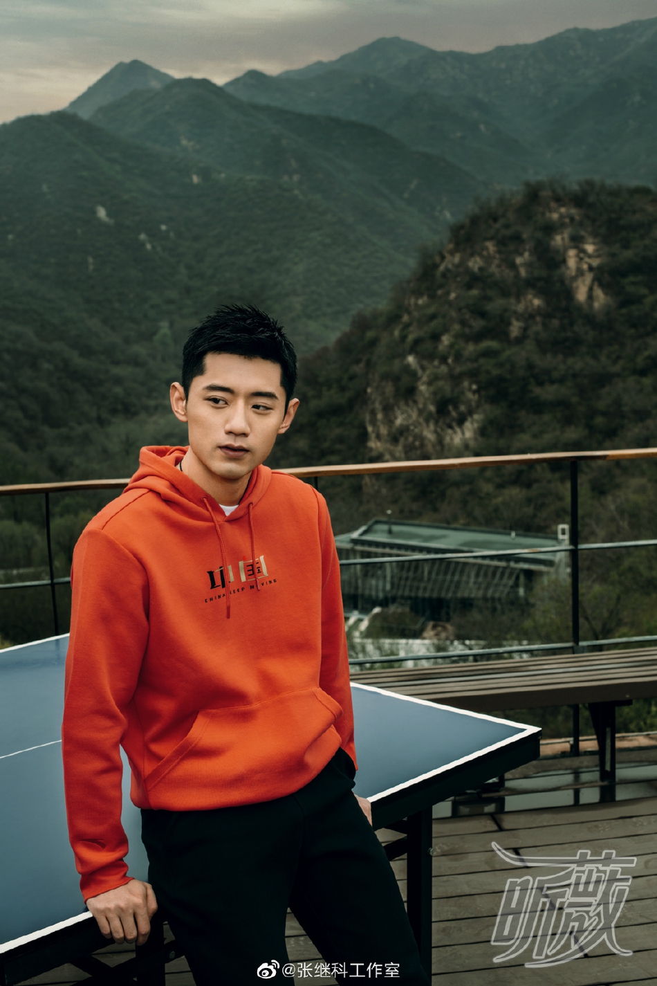 张继科登时尚杂志封面 摄影师为潘石屹