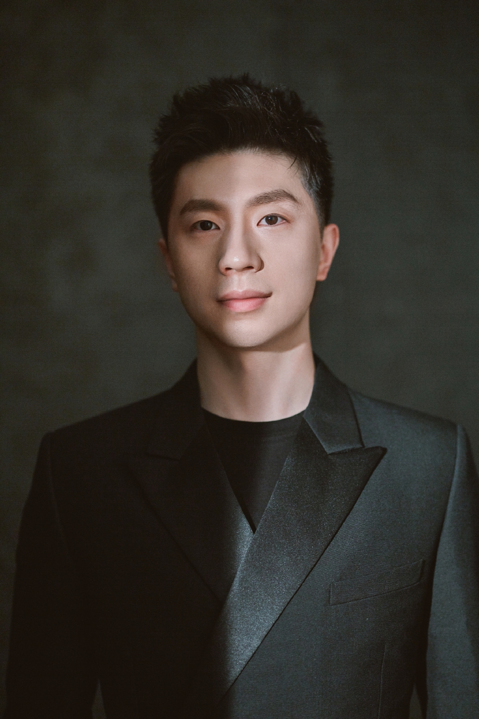 马龙时尚大片显露精英风度