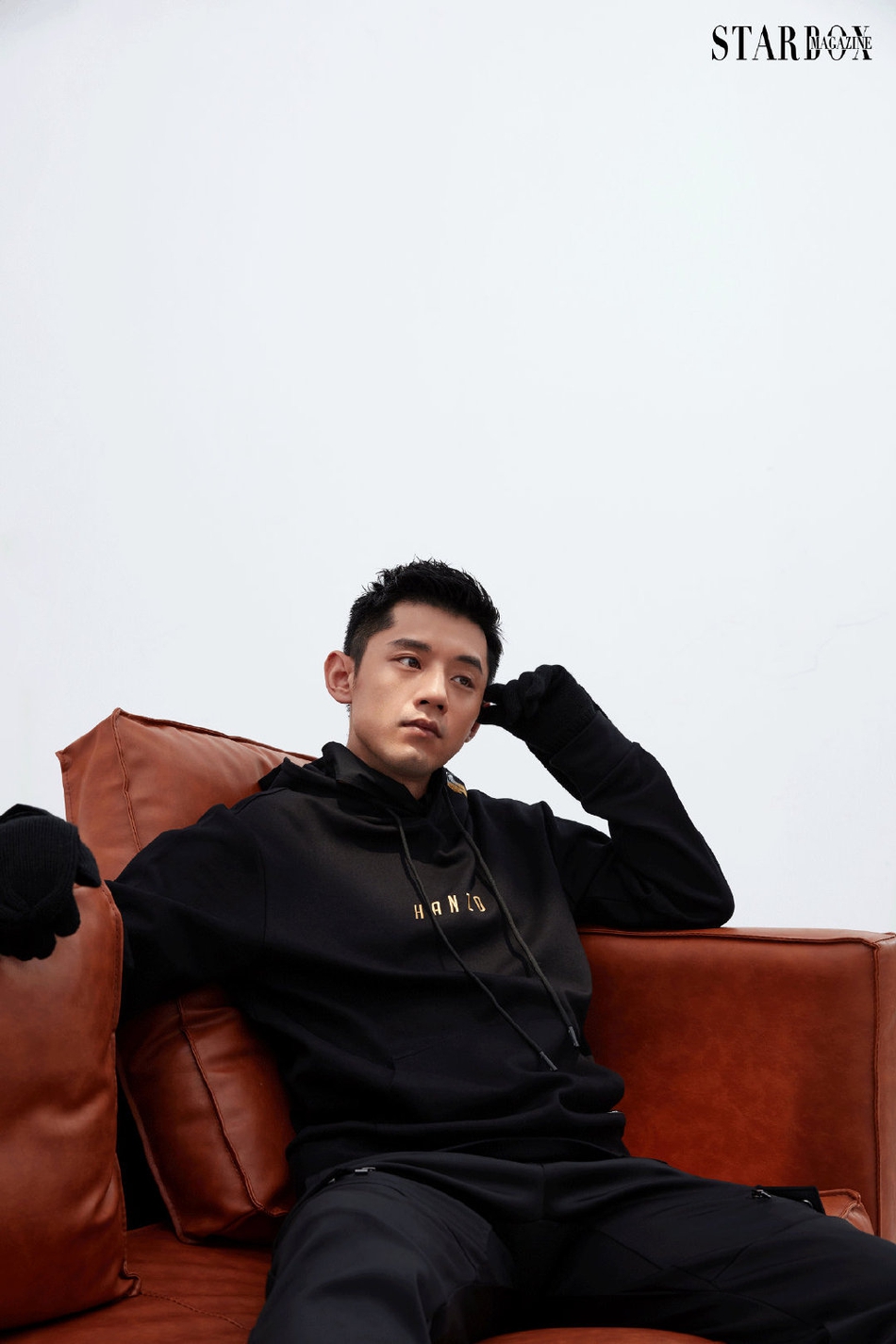 张继科拍时尚大片魅力十足