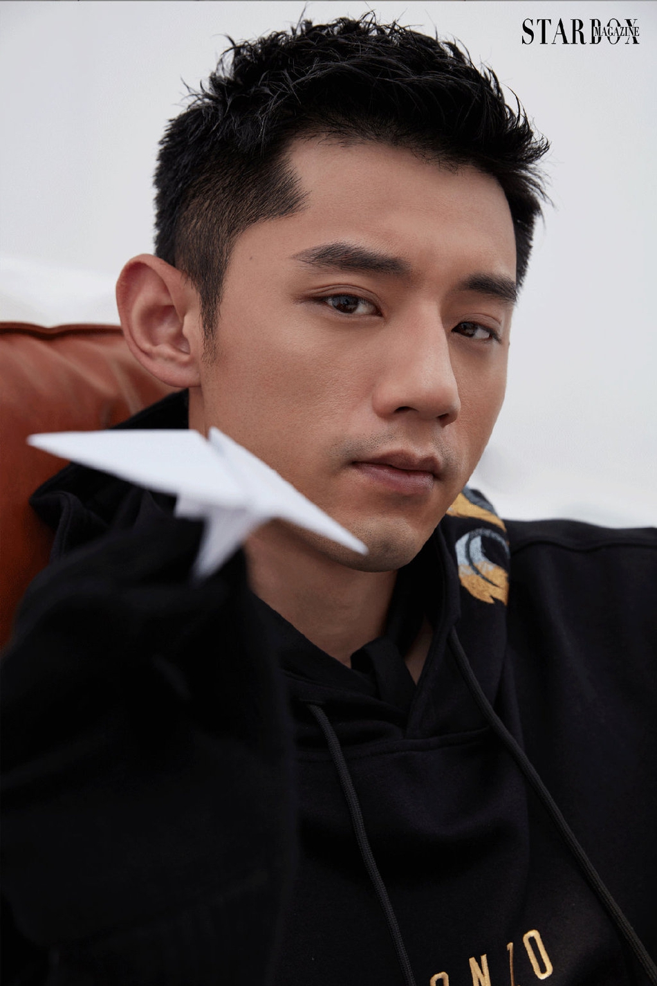 张继科拍时尚大片魅力十足