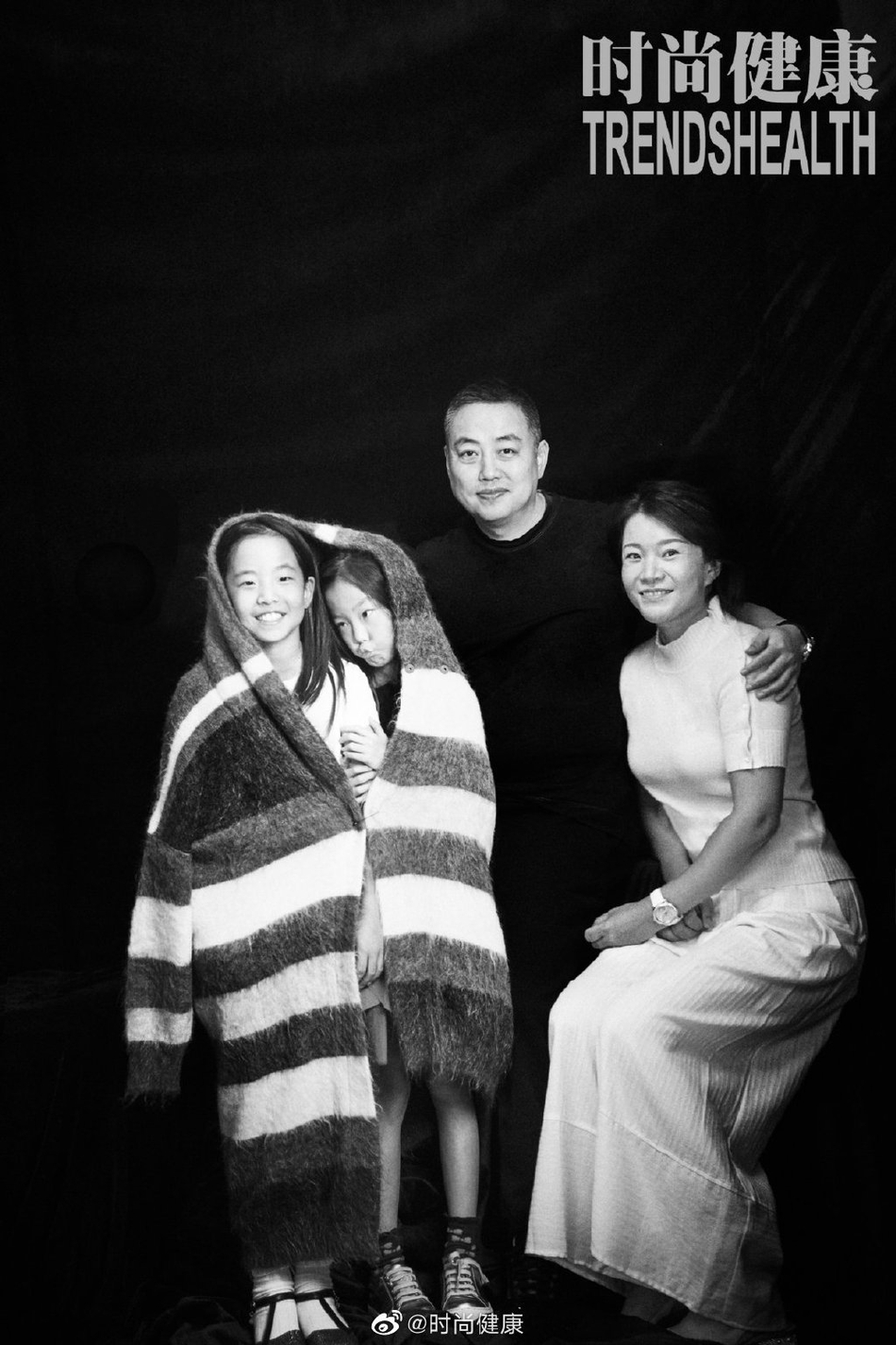 刘国梁一家四口同框画面温馨