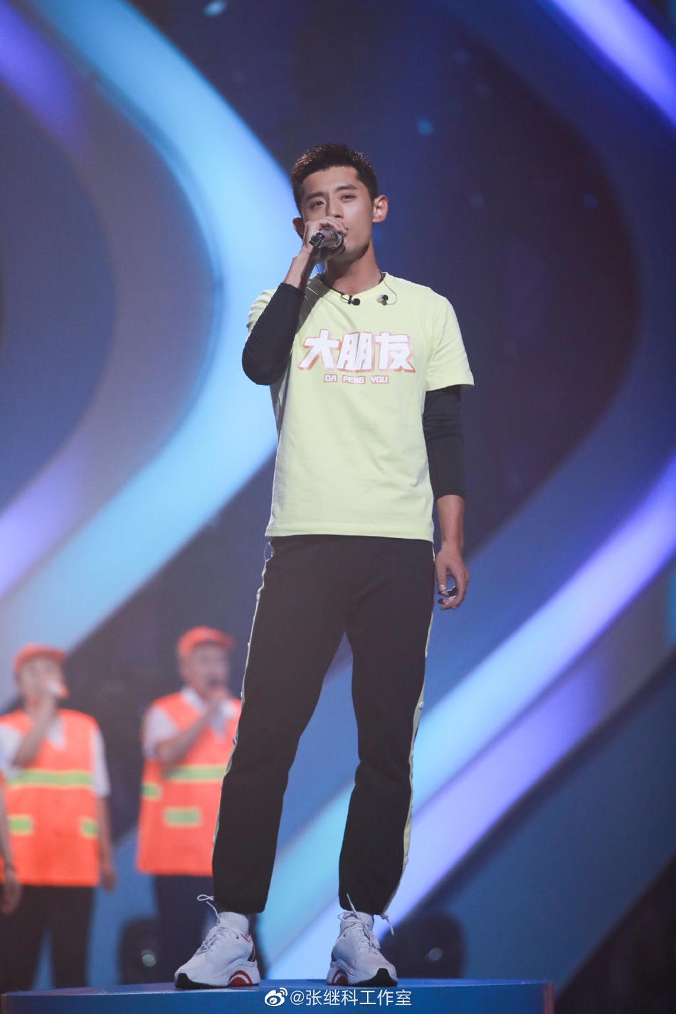 张继科在线直播另类写真 戴头巾带货互动满分