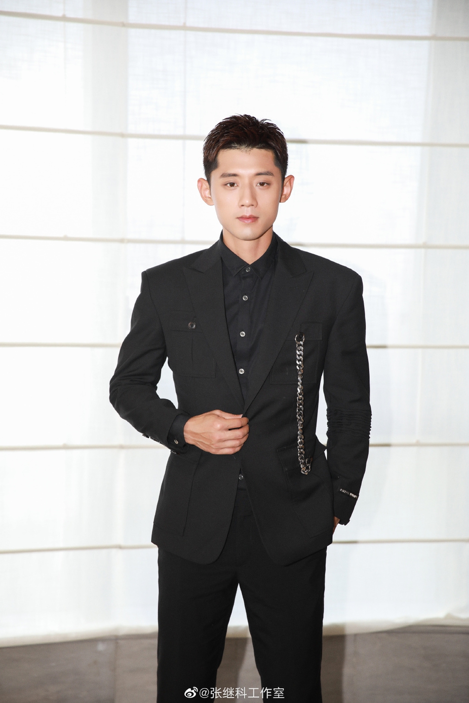 帅炸！张继科阿云嘎任嘉伦同台