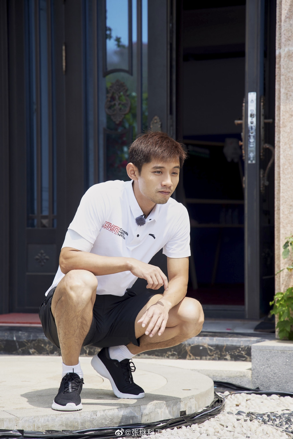 张继科与爸妈合影超温暖！