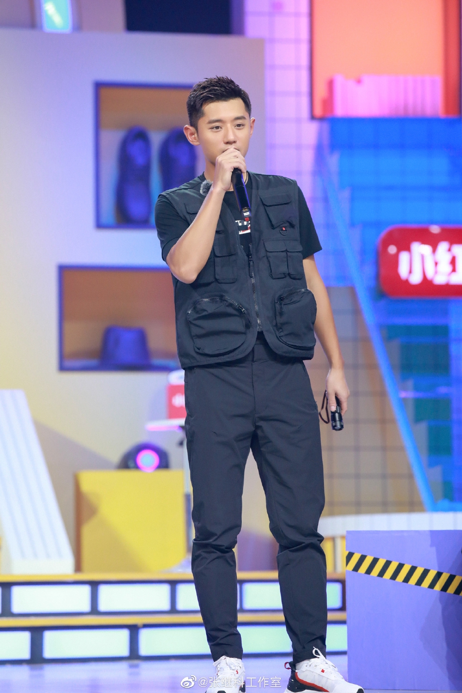 张继科跳女团舞“浑身僵硬”