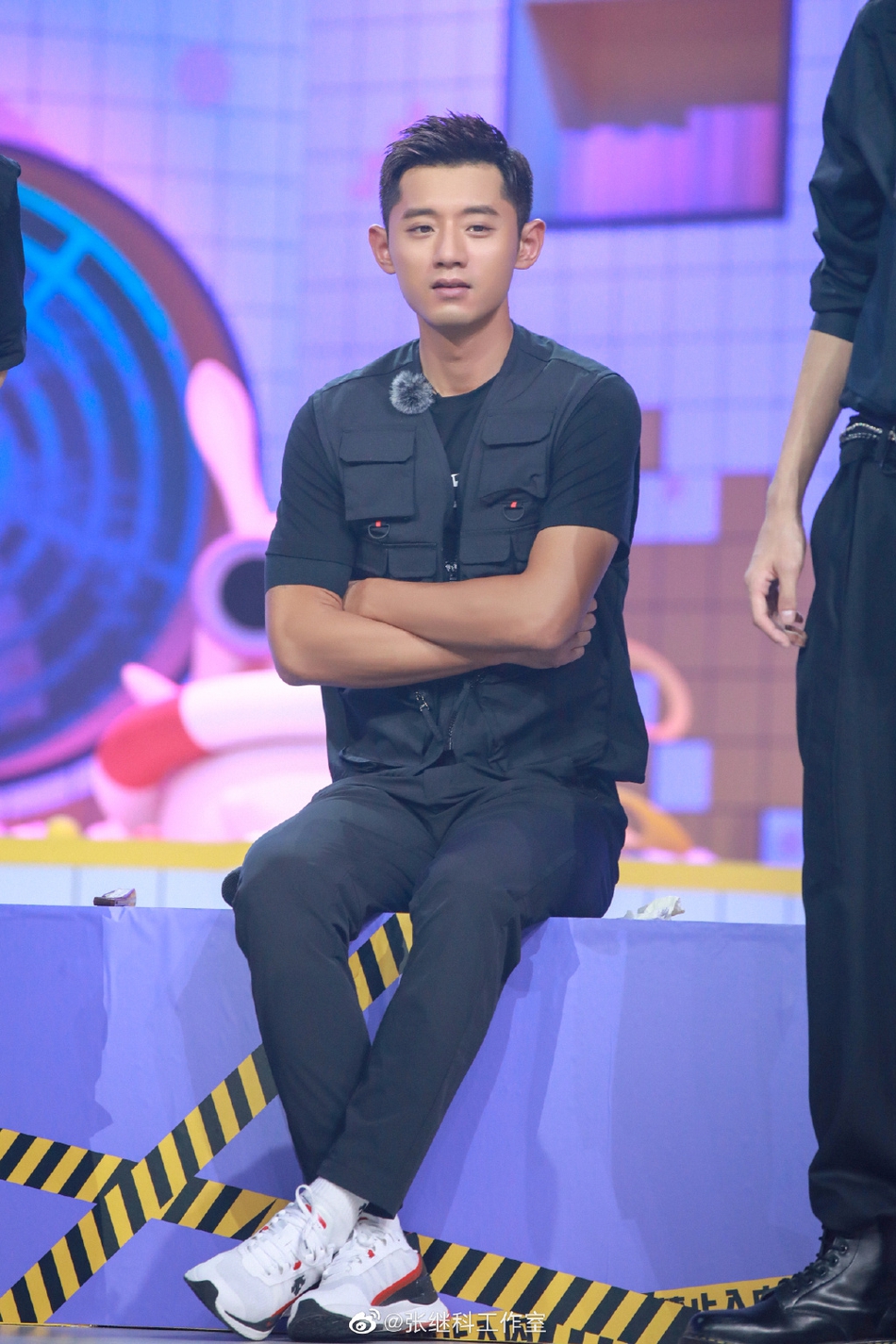 张继科跳女团舞“浑身僵硬”
