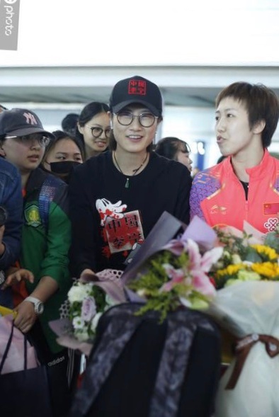 刘国梁率领国乒众将载誉回国