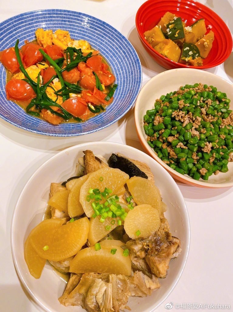 做美食+晒娃！福原爱的居家生活很甜蜜