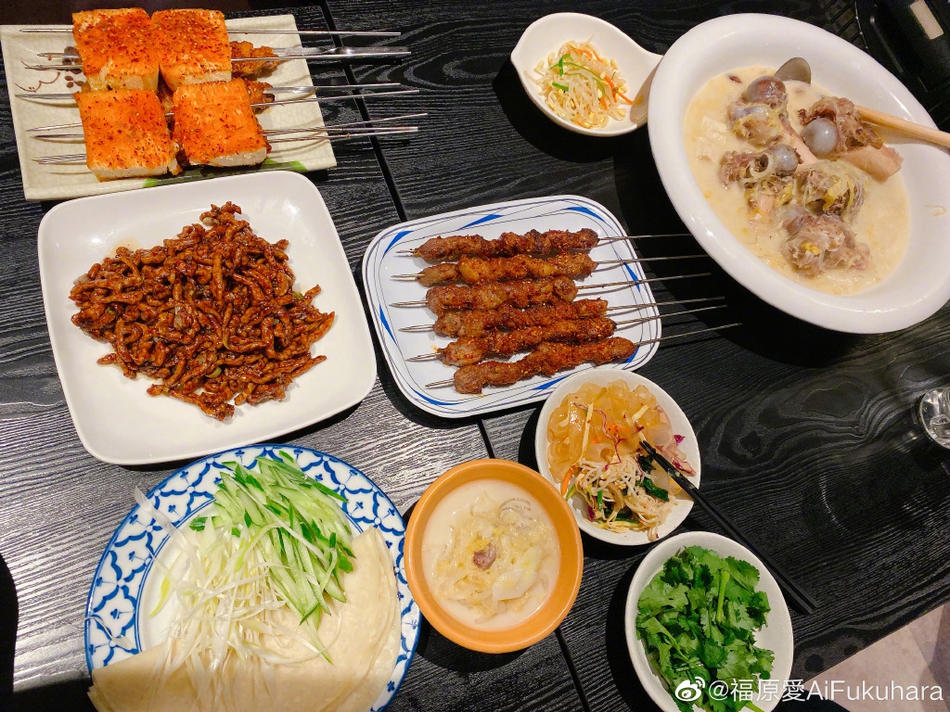 福原爱带老公吃东北菜