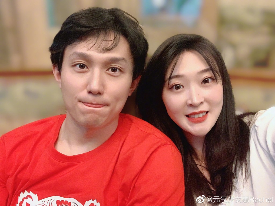 神同框！惠若琪晒与肖战合影