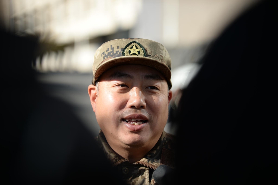 国乒军训参观铁道兵纪念馆