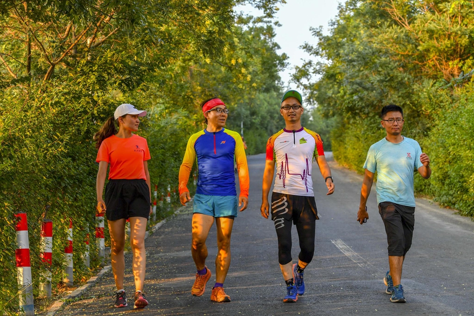 1 / 13 今年44岁的越野跑爱好者王怀林,来自湖南永州,已在新疆定居十