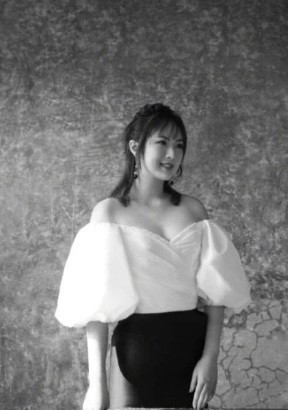 郎平女儿拍摄写真成熟知性