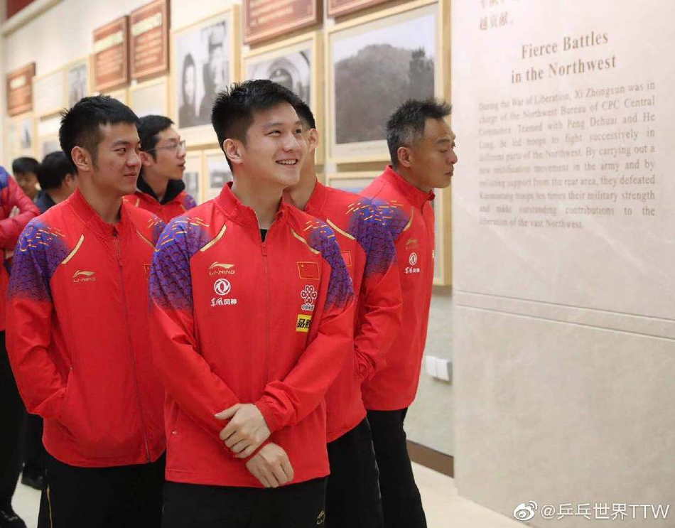 国乒参加爱国主义教育活动