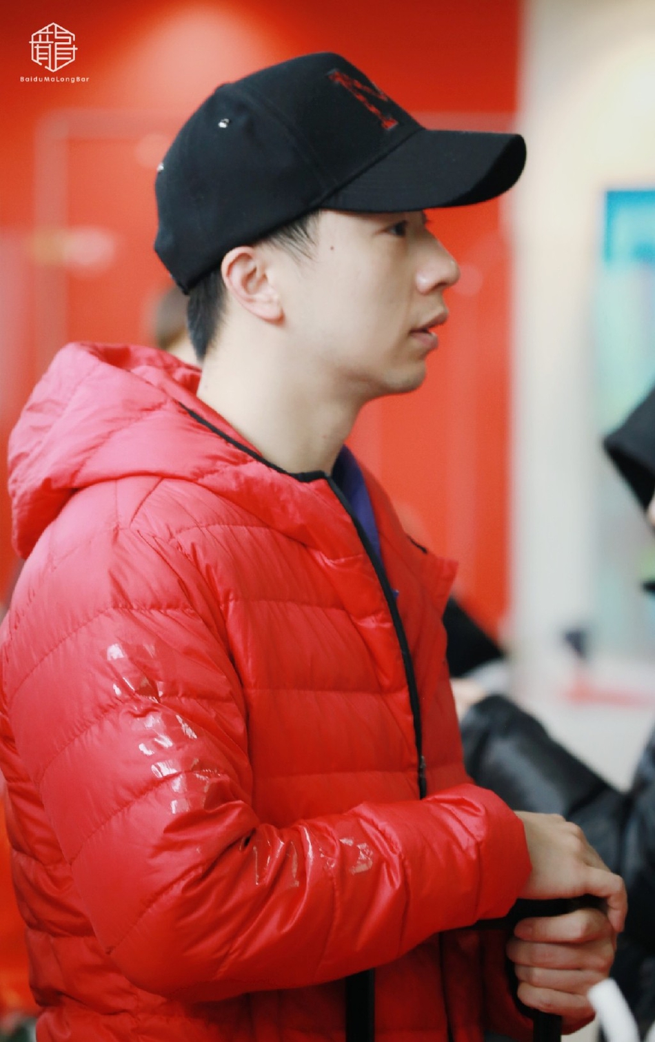 马龙参加澳大利亚赛抵达机场