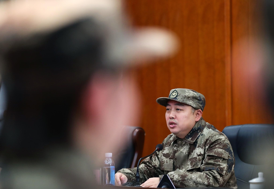 国乒军训参观铁道兵纪念馆