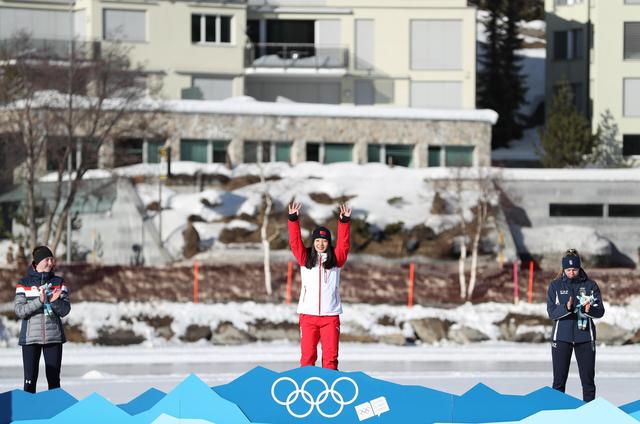 杨滨瑜夺得速度滑冰女子集体出发冠军