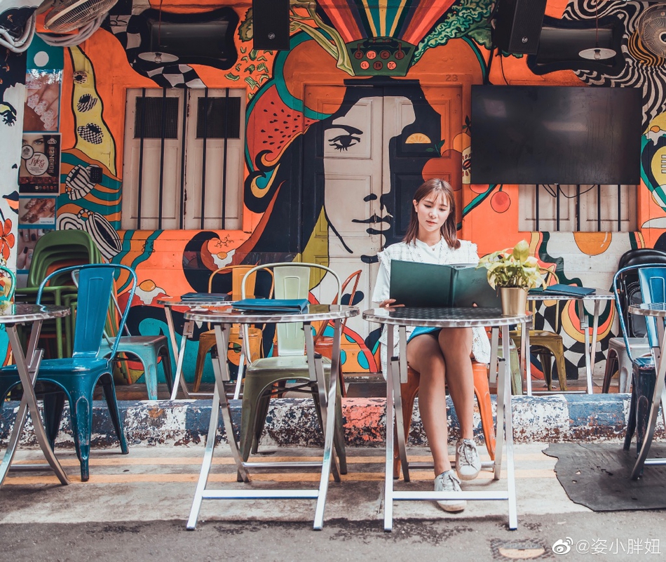 五一假期何姿晒超美旅行照