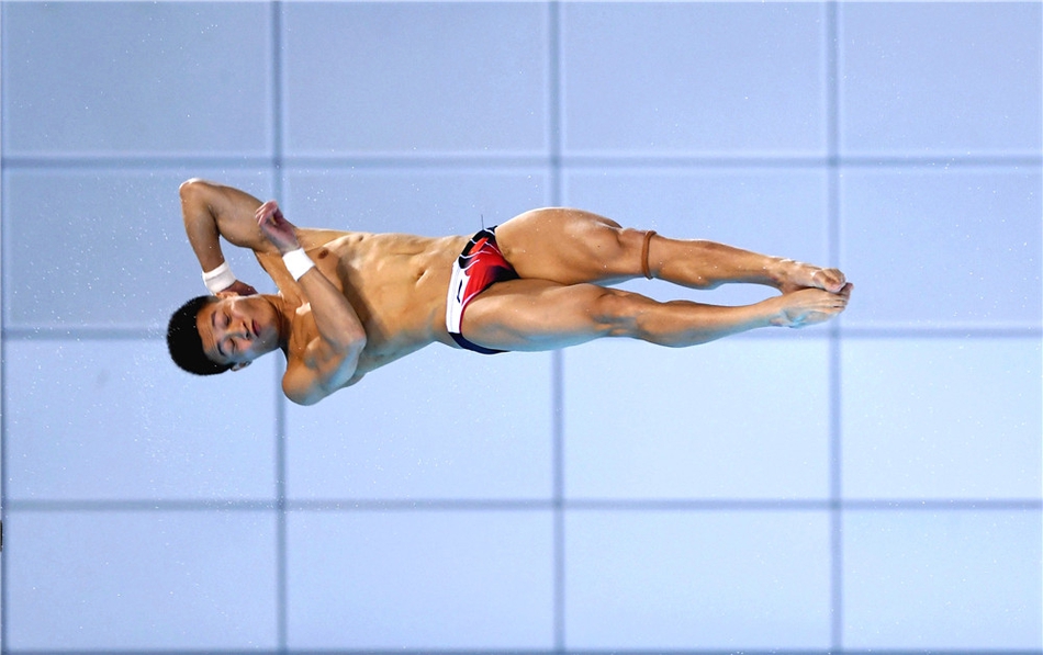 跳水冠军赛练俊杰十米台夺冠