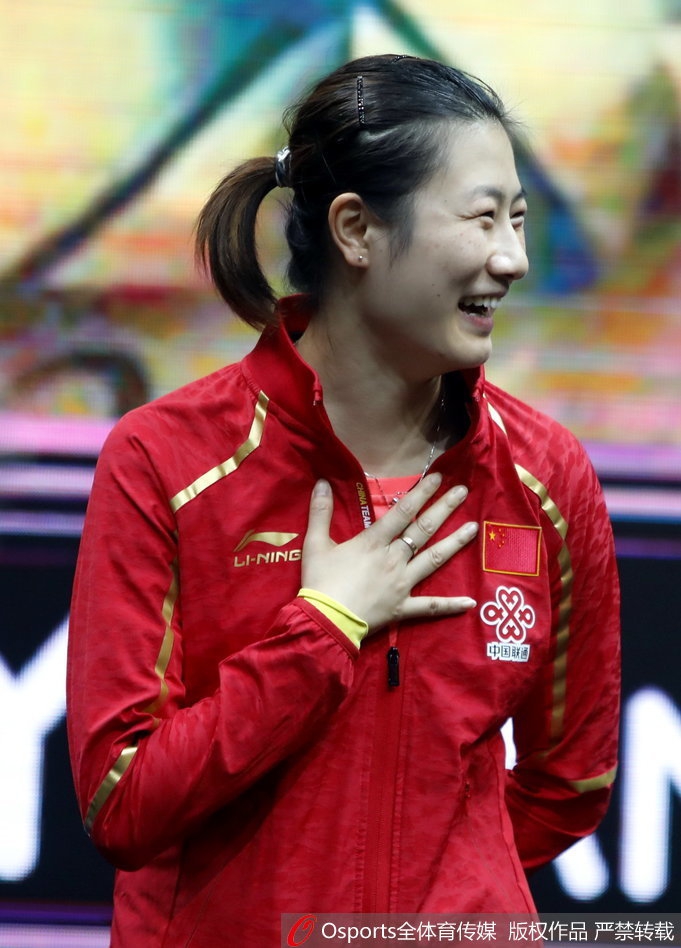 丁宁朱雨玲现身世界杯抽签仪式