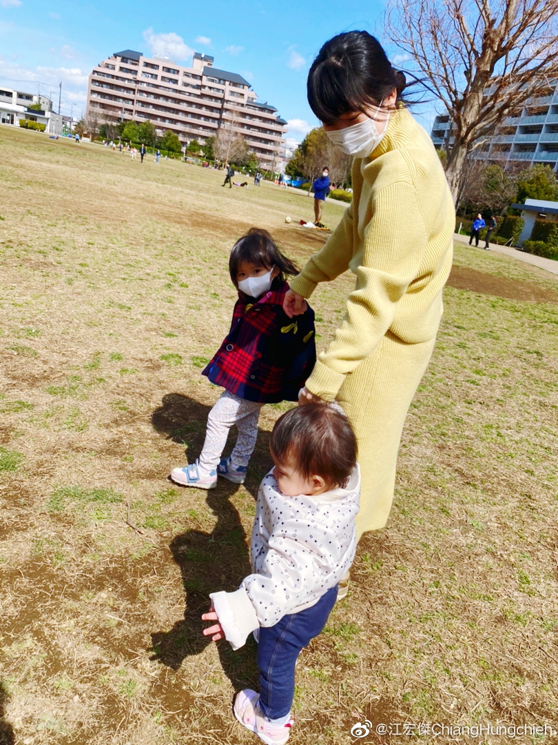 做美食+晒娃！福原爱的居家生活很甜蜜