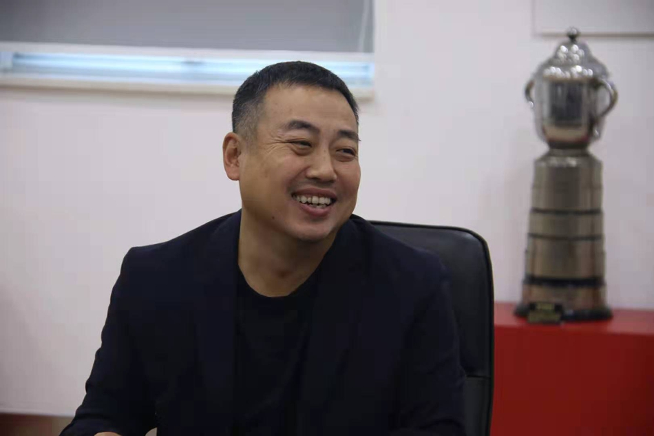 刘国梁出席中日少儿乒乓球挑战赛发布会