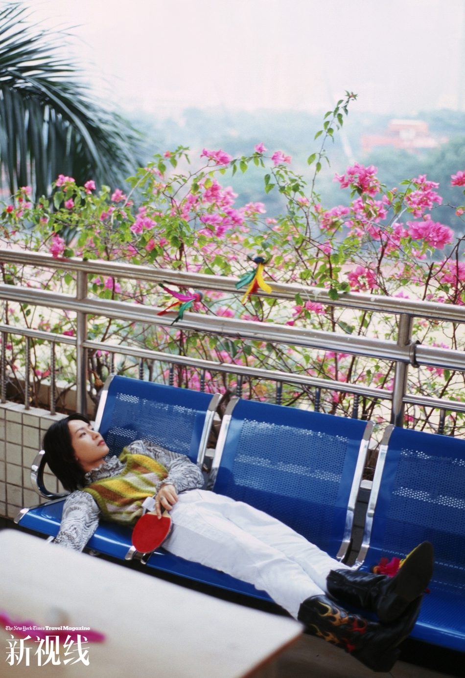 周笔畅拍摄乒乓球写真