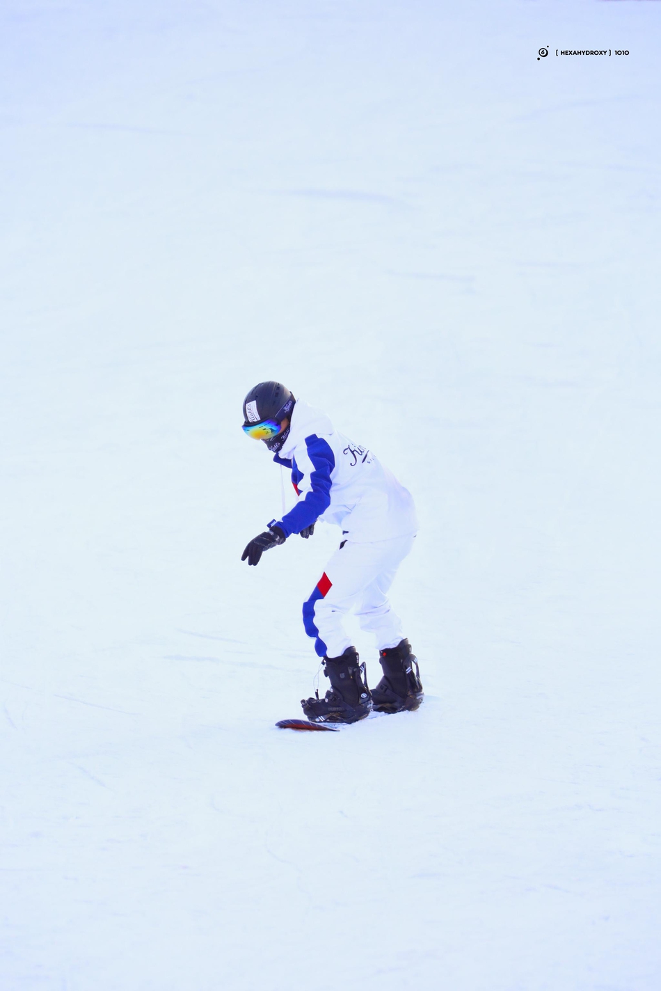 刘昊然滑雪少年感十足