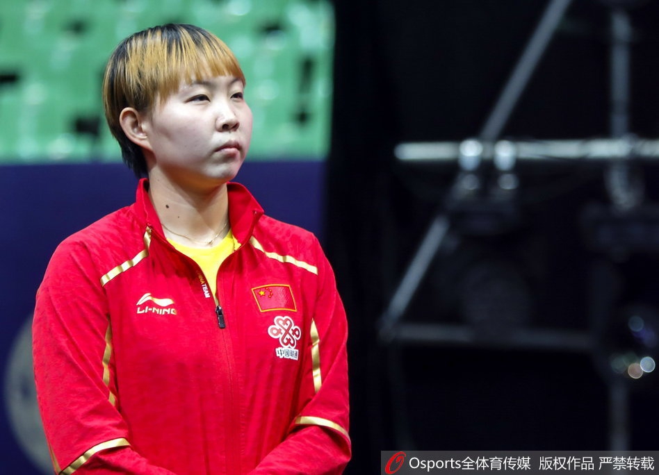 丁宁朱雨玲现身世界杯抽签仪式