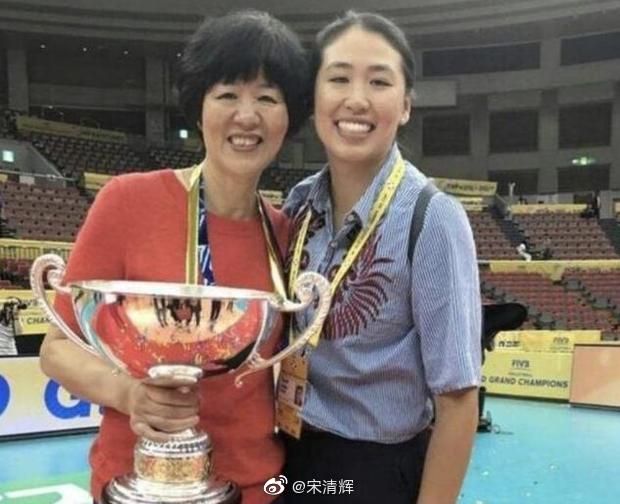 郎平女儿拍摄写真成熟知性