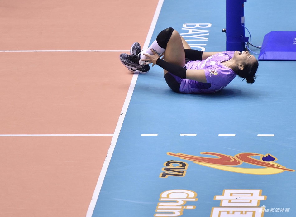 排超巴西球星坦达拉受伤