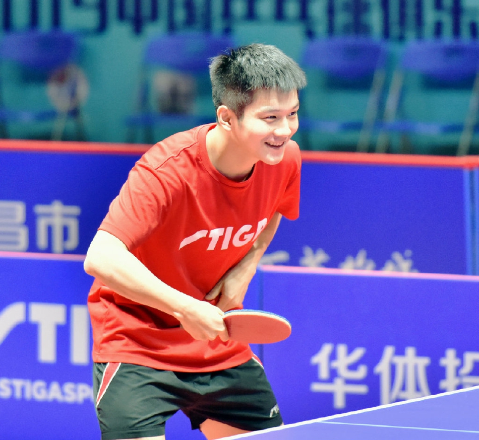 樊振东轻松备战乒超联赛