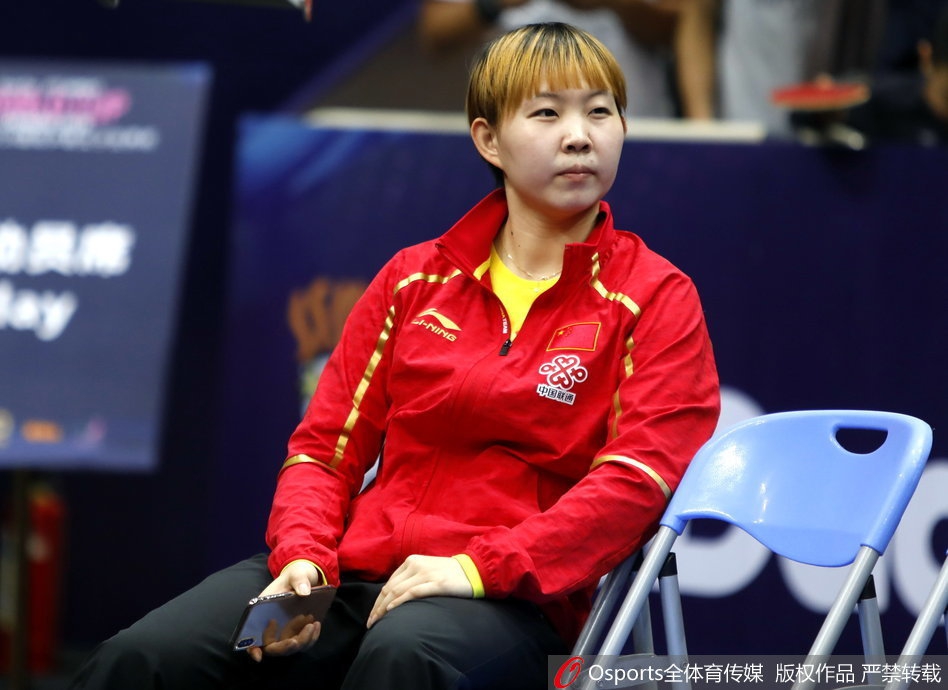 丁宁朱雨玲现身世界杯抽签仪式