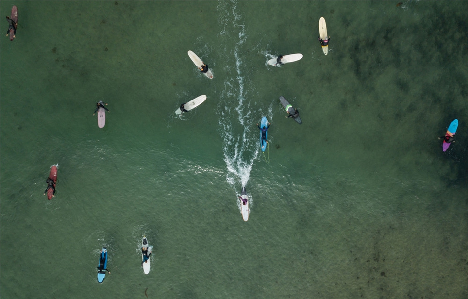 韩国海滨冲浪掠影
