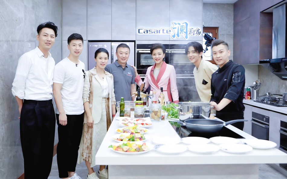 马龙马琳携王楠录节目玩转乒乓球