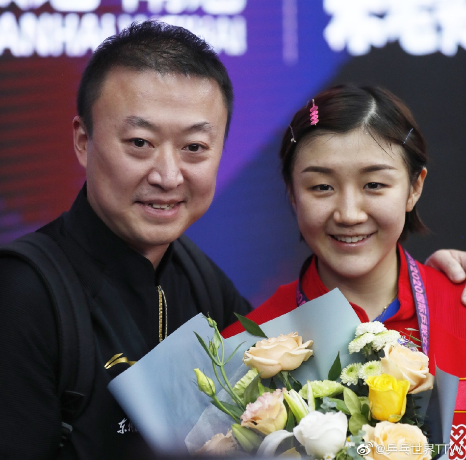 世界杯陈梦胜孙颖莎夺冠