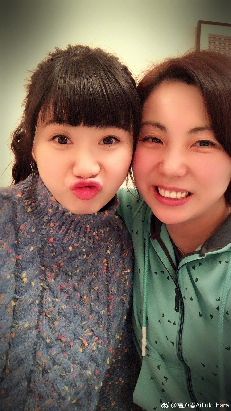 福原爱与好友合影少女感满满